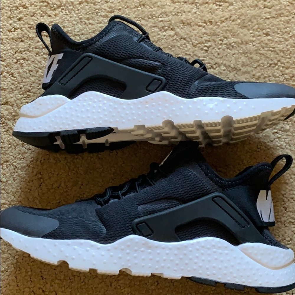 COPY - 2016 Nike Huarache size 5.5